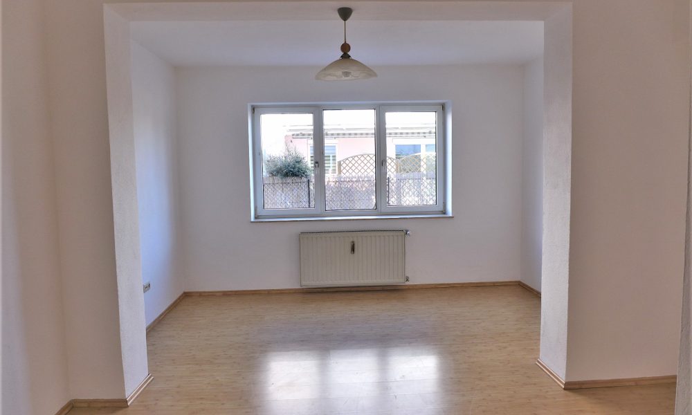 Kaufwohnung-Hall-Wohnzimmer
